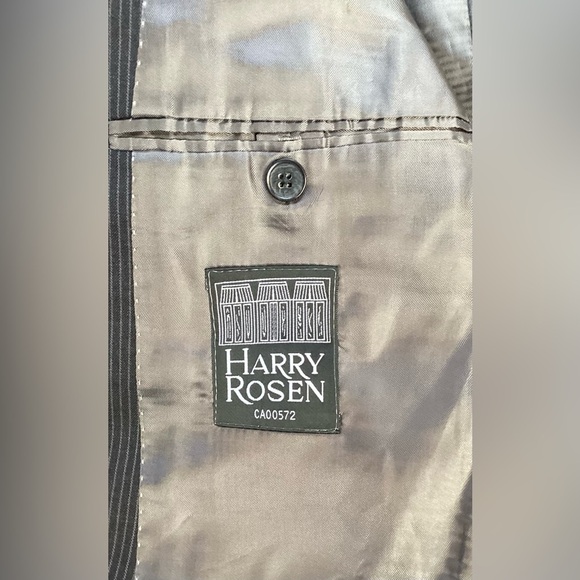 Samuelsohn Charcoal Pinstripe Suit Jacket. 40R, wool, in good condition - Picture 7 of 9